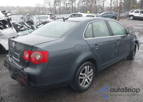 2006 Volkswagen Jetta 2.5 из США, поврежденный, VIN 3VWSG71K26M771396